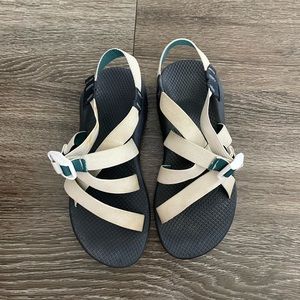 Cream/Navy Chacos